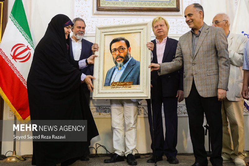 خبرگزاری مهر: 📸 آیین بزرگداشت زنده‌ یاد علی حاتمی🔺 آیین بزرگداشت زنده‌ یاد علی حاتمی فیلم‌نامه‌نویس و کارگردان نامدار سینمای ایران، عص