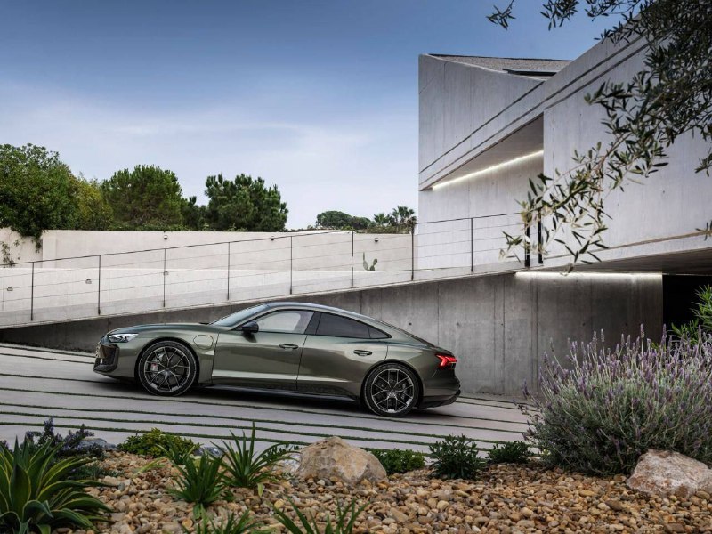 Audi представили новую RS e-tron GT — самый мощный серийный  автомобиль в истории бренда 6