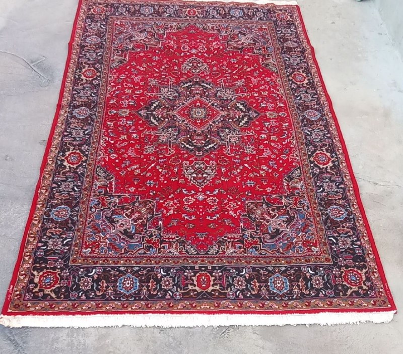 اطلاعات بازار نقده: آگهی فروش فرش2 عدد فرش سالم بدون ایرادابعاد: 2 در 3 مترقیمت: 18000000 تومانشماره تماس: 09354398239 