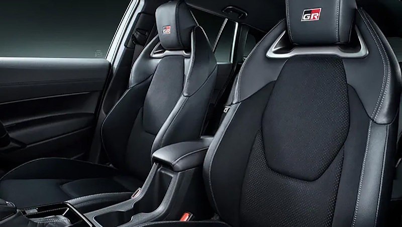 В Японии дебютировала обновлённая Toyota Corolla Cross 3