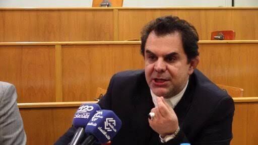 بازار / اخبار و تحلیل های اقتصادی: درگفتگو با دبیرسابق انجمن واردکنندگان فرآورده های خام دامی عنوان شد؛تعلل دولت در پرداخت مطالبات، واردات گوشت را به یک سو