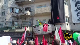 רגעים של מספר האנשים הרב שהשתתפו בהלוויה של גופתו הקדושה של מר הרג את איראן