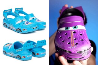 Crocs и Pixar выпустят сабо в честь 20-летия «Тачек»Для настоящих гонщиков подготовили две пары: с Молнией Маккуином в голубой ливрее Dinoco и фиолетовую с Рамоном. Последняя доступна только гостям Disney D23, и у неё светятся задние фонари — если ударить 