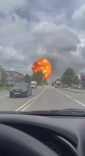 В Пятигорске два человека пострадали при взрыве и пожаре на газовой автозаправке, по предварительным данным, причиной стало нарушение техники безопасности, сообщает губернатор Ставропольского края.По словам главы Пятигорска, взрыв произошел при разгрузке г