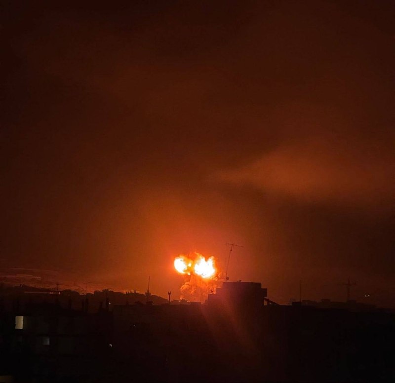 پارازیت: 🔻منابع خبری از حملات سنگین اسرائیل به جنوب لبنان در بامداد امروز خبر دادند@Parazit🔻منابع خبری از حملات سنگین اسرائیل به 