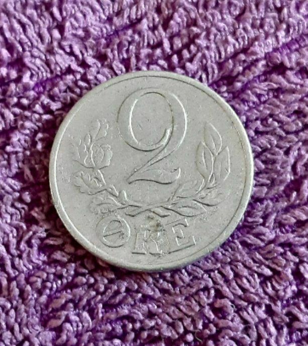 شهرسکه: سکه بسیار کمیاب و زیبای 2 اوره دانمارک 1941ترکیب : آلومینیومکیفیت : بسیار خوبوزن : 1.2 گرمقطر : 21 میلیمترقیمت : 165 هزا