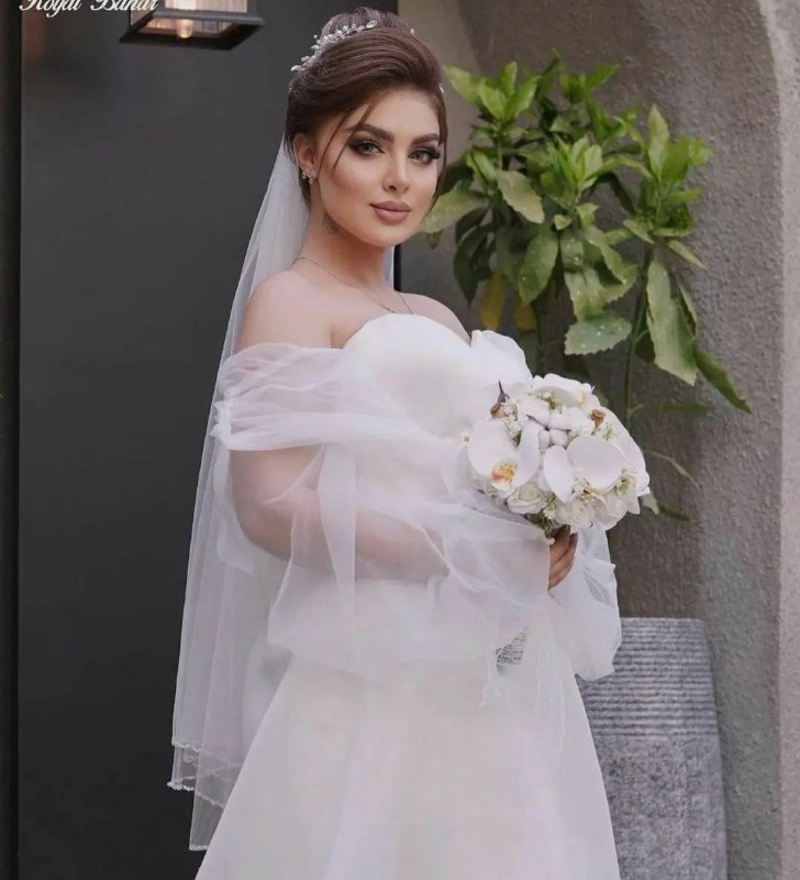 👑تاج وگل عروس🌹: #عروس زیبا😍 •••🌺 عضو شويد👇🏼💖 @golaysa 👰🏻