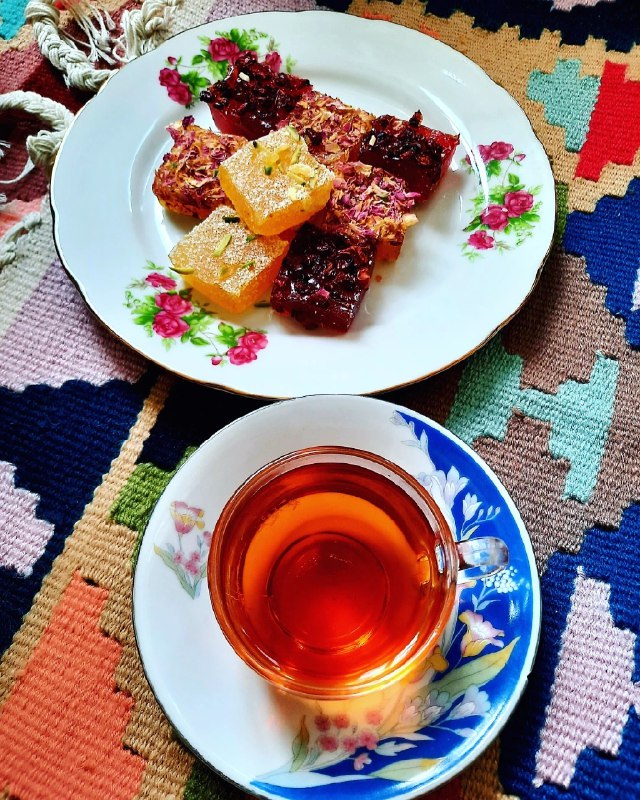 🌹🌹شب شعر🌹🌹: سلام دوستان زیبایی هوای پاییز آرامبخش دلهای مهربونتون عصرتون_دلنشین 🥰🥰🌸🍃🌸🍃🍃🌸🍃💜🍃🌸🍃🌸