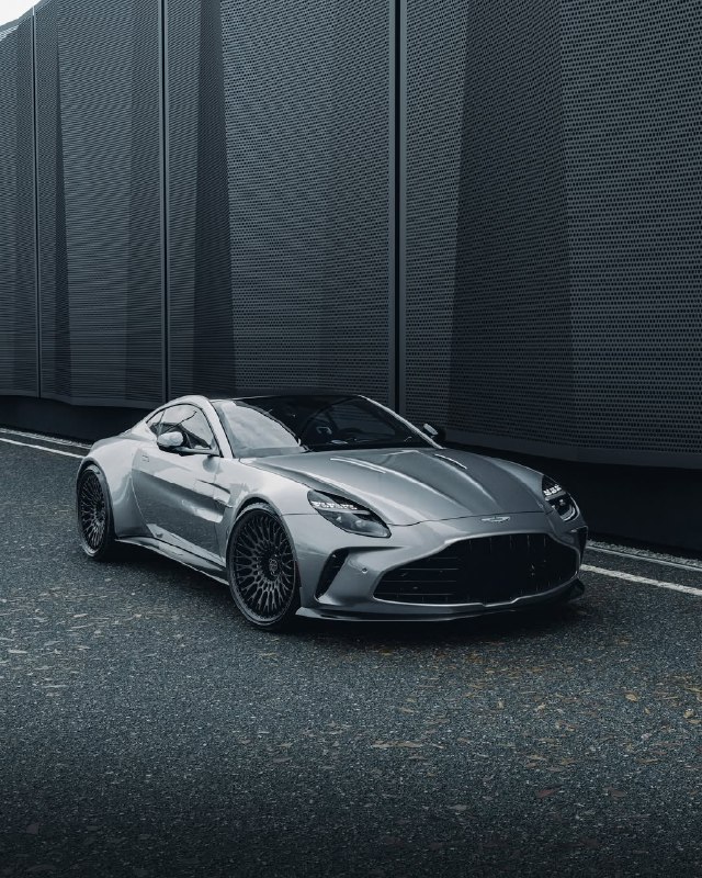 Aston Martin Vantage 3