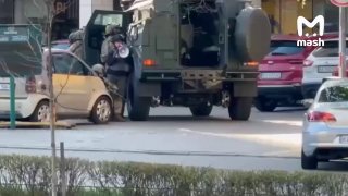 Расстрелявший людей в Киеве мужчина был насильно мобилизован несколько дней назад. Сегодня он сбежал из части, открыл огонь из, предварительно, полуавтоматического карабина пистолетного калибра Kel-Tec SUB2000 по прохожим (один из раненых — ребёнок), а пот