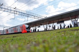 Московскому центральному кольцу 10 лет.10 сентября 2016-го МЦК впервые открылось для пассажиров, став "14-й линией" метро. За первый год — около 93 млн поездок, за 10 лет — около 1,4 млрд. Сейчас кольцо интегрировано не только с метро, но и с МЖД и МЦД — ч