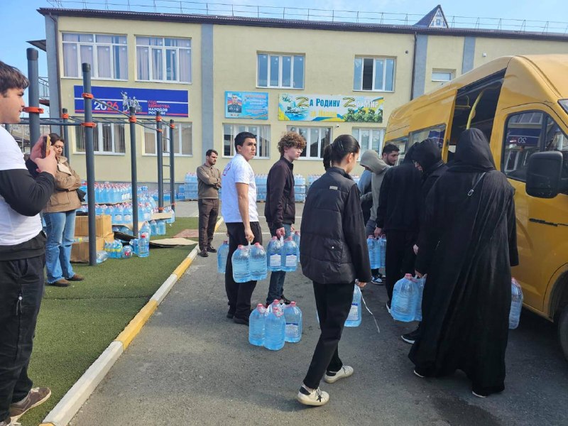 🤝 Преподаватели и студенты Дербентского медицинского колледжа имени Г.А. Илизарова, организовали сбор гуманитарной помощи для пострадавших жителей горо фото