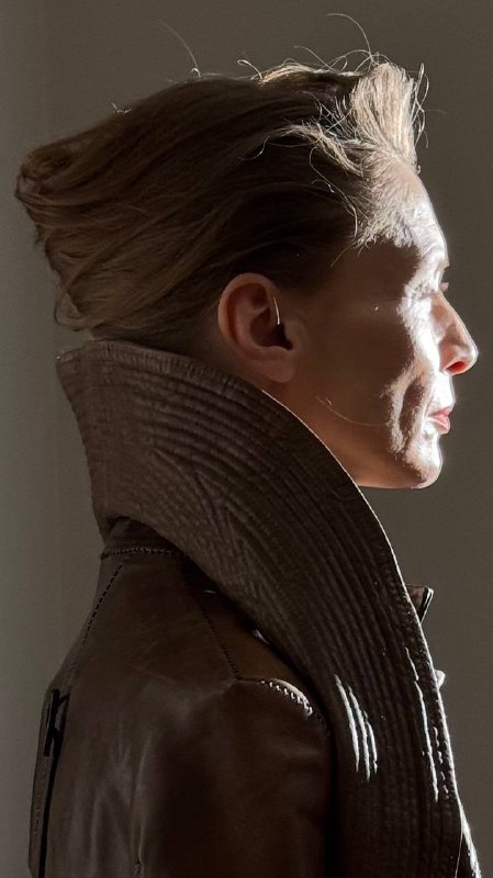 Волосы для Марины ЛещинскойСнимаем жирной командой: София Бурнашева, Андрей Кирсанов, Глаша Гурьянова, Михаил Смолин, Луиза ЕвтихиеваВолосы для Марины ЛещинскойСнимаем жирной командой: София Бурнашева, Андрей Кирсанов, Глаша Гурьянова, Михаил Смолин, Луиза Евтихиева