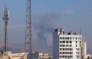 Трамп заявил, что Иран попросил США о перемирии. В Тегеране это отрицают«Новый президент иранского режима — куда менее радикальный и гораздо более умный, чем его предшественники, — только что запросил у Соединенных Штатов Америки ПРЕКРАЩЕНИЕ ОГНЯ!» — напис