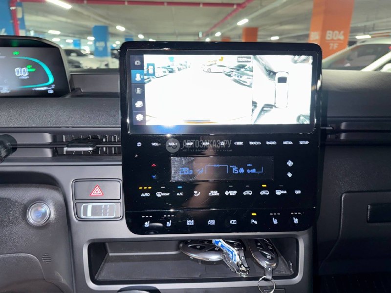 Hyundai Staria 2025 фото 6