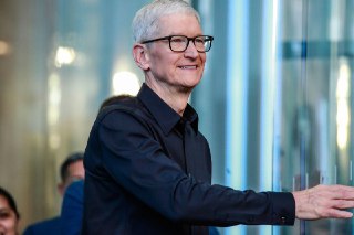 苹果公司库克在会议上谈及移民政策、继任计划及人工智能Apple’s Cook Talks Immigration, Succession and AI at Meeting (www.bloomberg.com)04:18via Buzzing