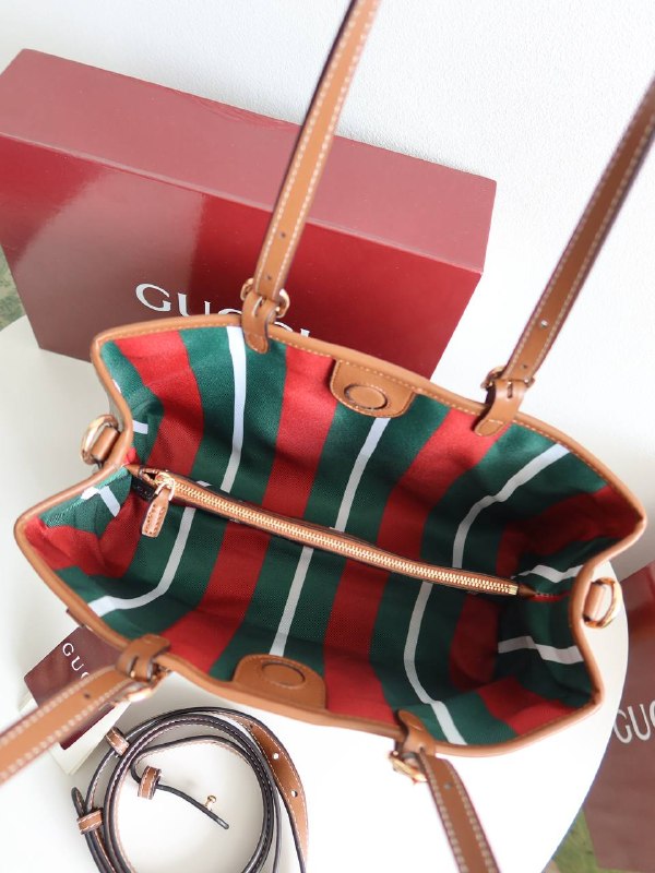 Gucci Gucci Emblem medium tote bag, фото 4