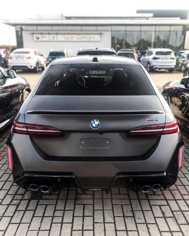 BMW M5 6