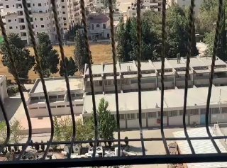 דחוף: כוחות הכיבוש מסתערים על מכון קלנדיה של אונר"א, מצפון לירושלים הכבושה