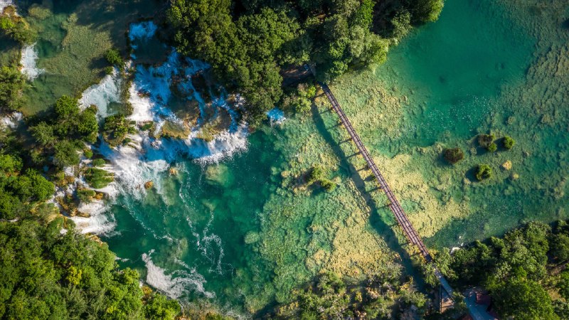 The architect of KrkaSkradinski Buk Waterfall in Krka National Park, Croatia (© Amazing Aerial Agency/Adobe Stock)