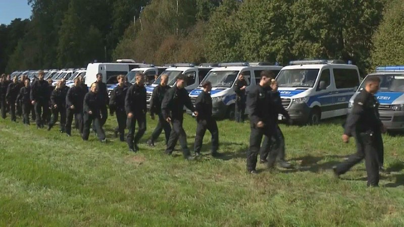 German federal prosecutors have taken over the investigation of a drone found near the Bundeswehr air base in Lower Saxony.