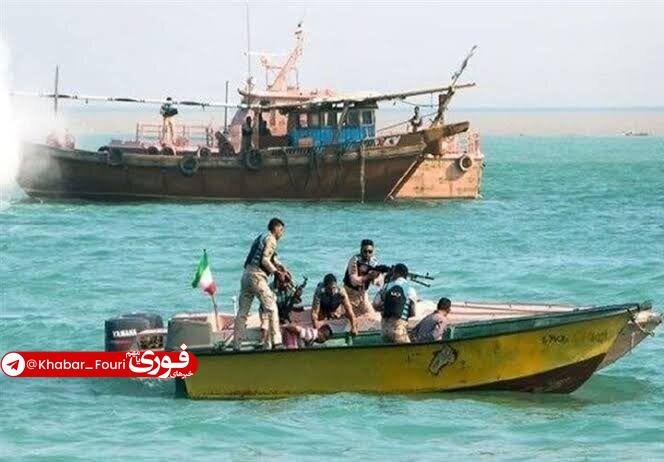 خبرهای فوری مهم 🔖: کشف ۷۶ هزار لیتر سوخت قاچاق در آبهای شمال خلیج فارس🔹فرمانده مرزبانی خوزستان از توقیف سه فروند شناور صیادی و کشف ۷۶ هزار