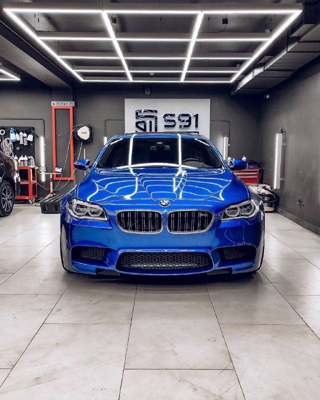 BMW M5 F10