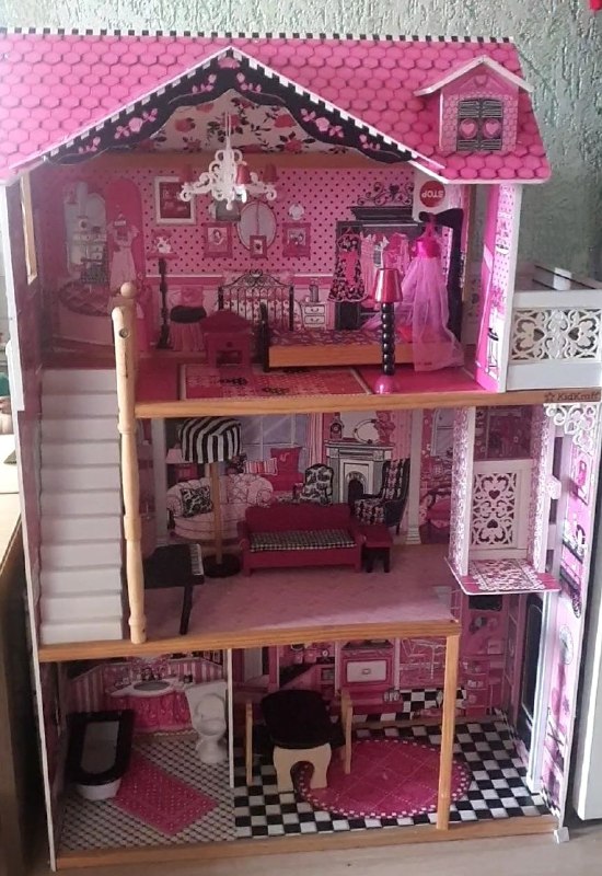продаётся кукольный дом с лифтом и мебелью для барби. цена 50 лари — фото 1