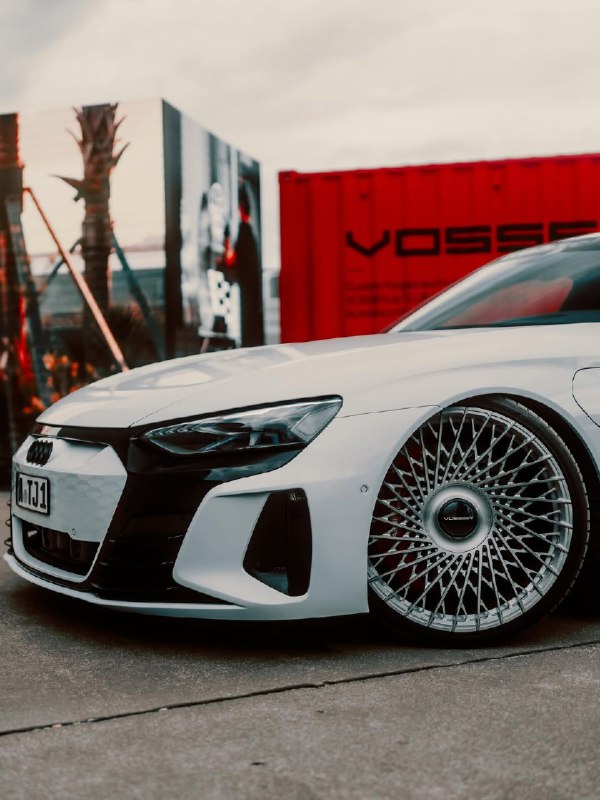 Audi E-Tron GT на дисках Vossen S21-11T с матовым глянцевым прозрачным покрытием. 9