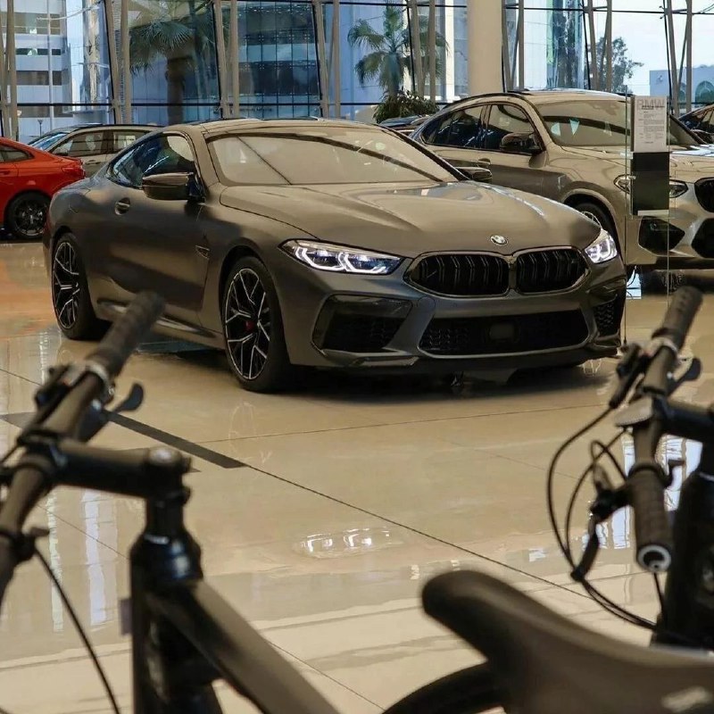 BMW M8Топливо: бензинДвигатель: 4.4 литра, 625 л.сКоробка передач: АТПривод: пол