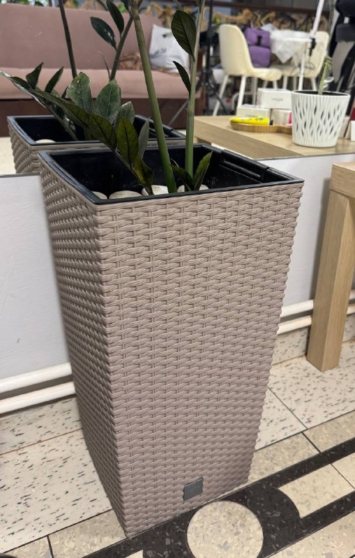 Вазоны для цветов, по 60 лари (новый стоит 75)