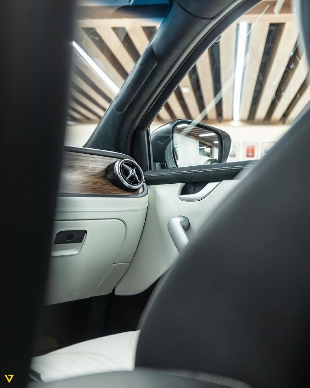 Luxury Pickup: X 350 d 4MATIC V6 Turbo Yachting Edition 8