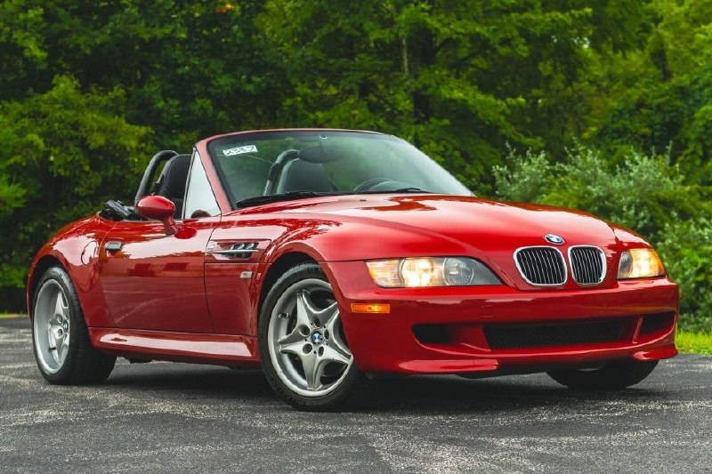Сегодня в центре внимания ретро-версий BMW M — кабриолет 2000 года выпуска: BMW