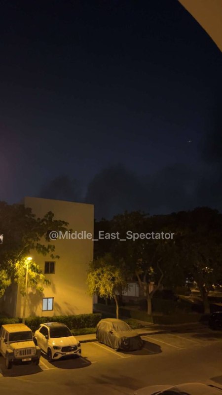 —️🇦🇪/🇾🇪 חדש: עשן נראה עולה ליד אזור התעשייה ג'בל עלי, דובאי