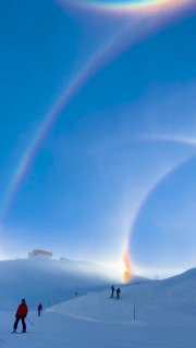 A majestic rainbow 22° halo with impressive tangent arcs recorded in the Alps. Science and facts💡