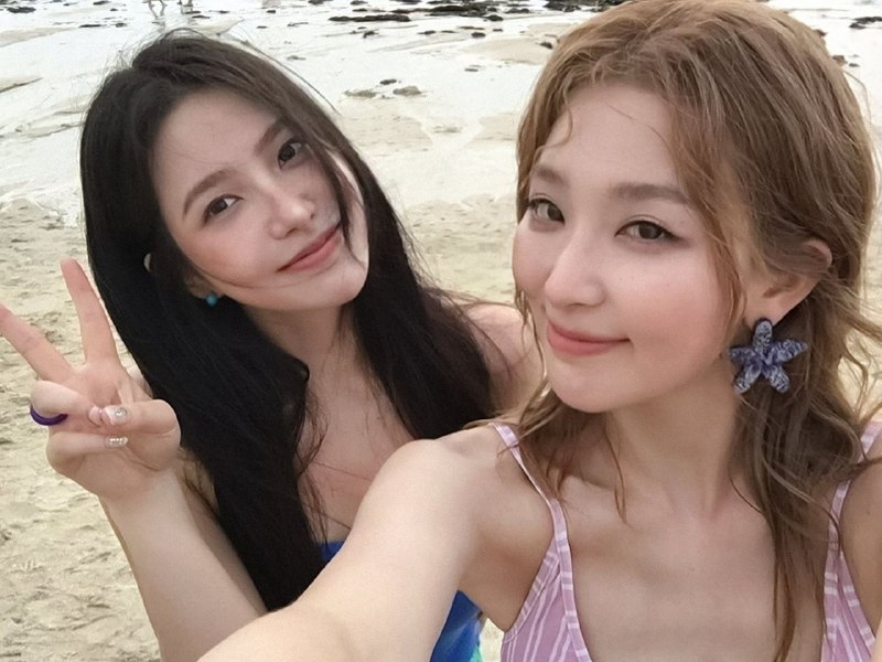 ⌜RED VELVET⌟out now: آپدیت های توییتر ردولوت ؛🧜🏻♀صمیمی✌️😙😋🤳 ┈─260815-16 ՙ #UPDATE᧔ @RED_VELVET_FANS ᧓آپدیت های توییتر ردولوت ؛🧜🏻♀صمیمی✌️😙😋🤳