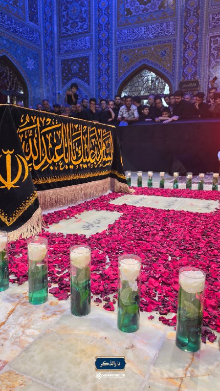 رسانه حزب الله: 🖤از یاد نمیروی که نامت زندهست / ای پیکر آرمیده در دارالذکر🖤🖤 ظهر امروز؛ قابی از حضور مردم عزادار در جوار مزار نورانی ر