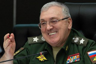 Возбуждено уголовное дело в отношении бывшего первого заместителя министра обороны России Руслана Цаликова, сообщил СК России. Он задержан и решается вопрос об избрании меры пресечения.  Речь идёт о создании Цаликовым преступного сообщества, участниками ко