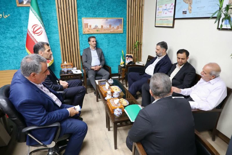 توفان یزد: عکس ها حرف می زنند!حرف درمانی همچنان ادامه داردحرف و حرف و حرفجلسه و جلسه و جلسهنشست و نشست و نشست بررسی اجرای مواد قانو