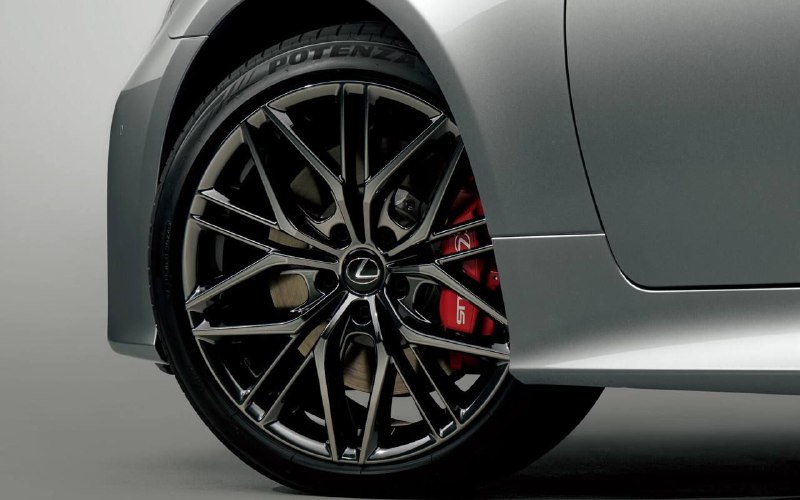 Lexus снимает с производства легендарное купе RC и RC F 6