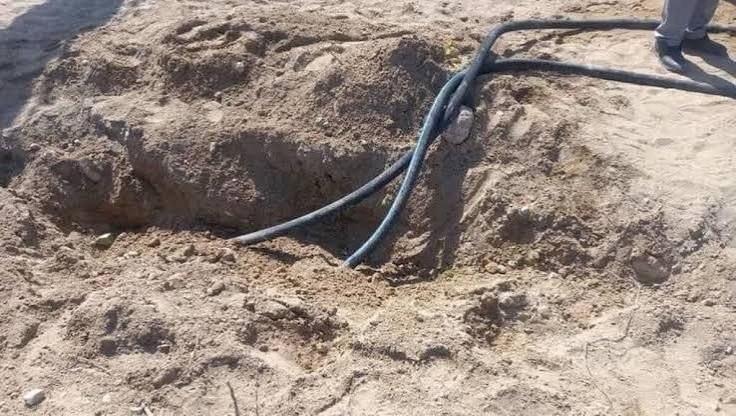 کلانشهر: ⭕️ انهدام خط لوله انتقال سوخت قاچاق در سواحل بندرلنگه🔹مرزداران پایگاه دریابانی بندرلنگه ۳ هزار و ۵۰۰ متر خط لوله انتقال