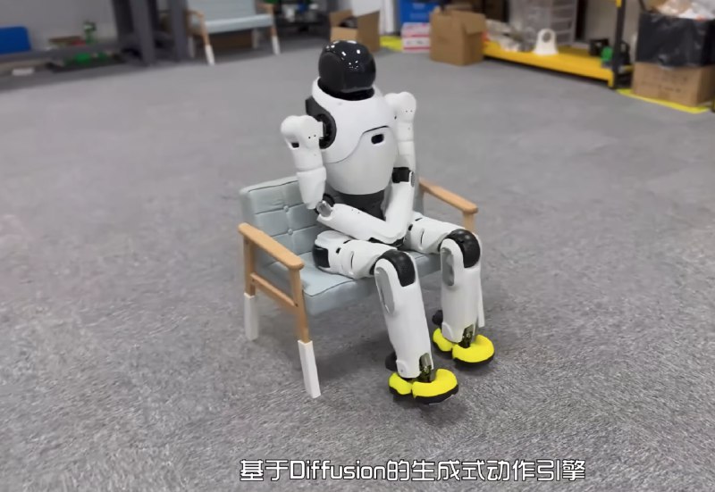 灵动-X2，更喜欢这个，感觉这个「人型智能体」有灵动性，智元机器人的最新原型机