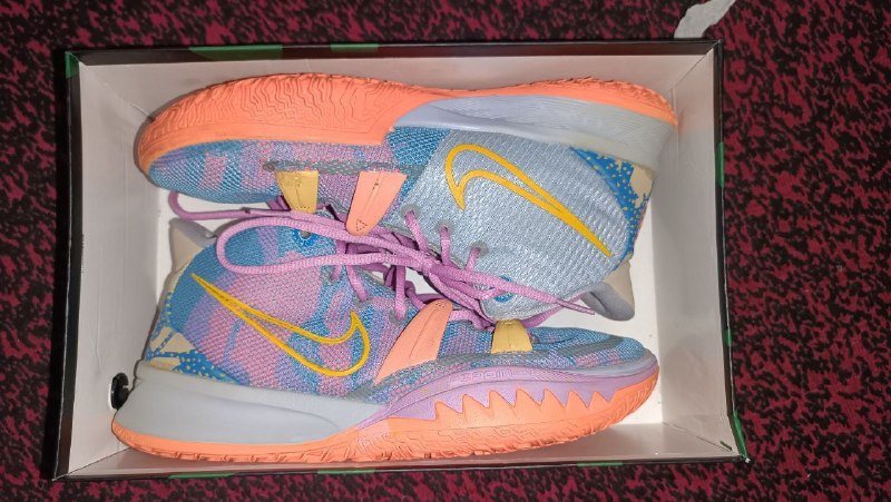 Продаю баскетбольные кроссовки Kyrie irving 7
