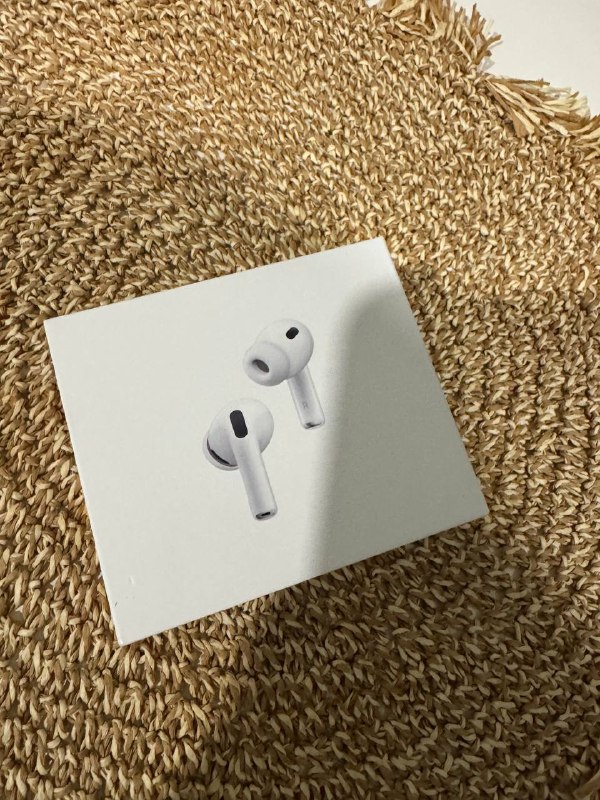 Продаю Apple AirPods Pro 3 новые в упаковке. Премиальные наушники с улучшенным шумоподавлением, функ
