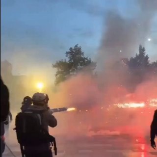 הכאוס נמשך היום ברחובות בירת אלבניה בטירנה התרחשו עימותים בין שוטרים למפגינים מדי יום במשך שבועיים.