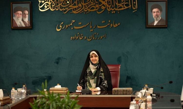 Barzoz Azar: The president opposes physical attack and intervention in the hijab issue