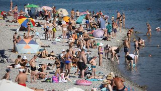 В Геленджике закрыли пляжи из-за угрозы атаки беспилотников — спустя несколько дней после гибели отдыхающих в Архипо-ОсиповкеВ Геленджике власти объявили угрозу атаки беспилотников. Из-за этого все пляжи в городе, а также в Кабардинском и Дивноморском сель