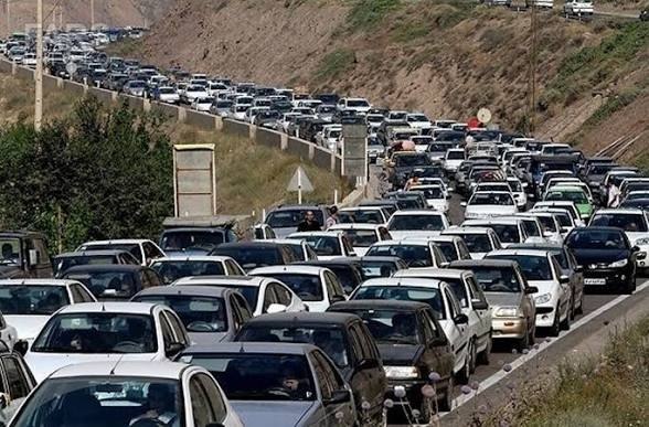 اخبار فوری تهران🔖: ترافیک سنگین در جاده چالوس و هرازجانشین پلیس راه راهور فراجا:🔹در محور هراز، مسیر رفت و برگشت در محدوده سهراهی چلاو با ت