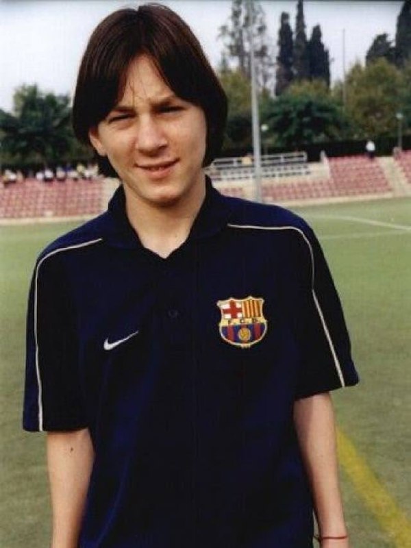 Catalan_ir | بارسا | بارسلونا: ⚽️ فلورین تورنت (فرانس فوتبال):📝 اینها گزارش سه استعدادیاب بارسلونا درباره استعداد لیونل مسی بودند:- استعدادیاب اول: با