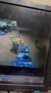דחוף: חיילי הכיבוש מסתערים על שוק הירקות המרכזי, "אלחסבא", מזרחית לשכם.